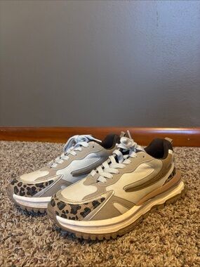 Beige Leopard-Accent Platform Sneakers for Women